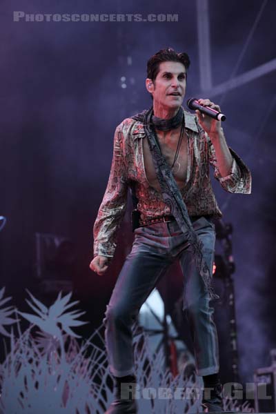 PERRY FARRELL'S KIND HEAVEN ORCHESTRA - 2019-07-20 - PARIS - Hippodrome de Longchamp - Alternative Stage - 